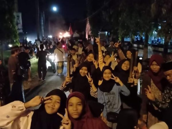 Takbir keliling pawai obor Idhul Fitri