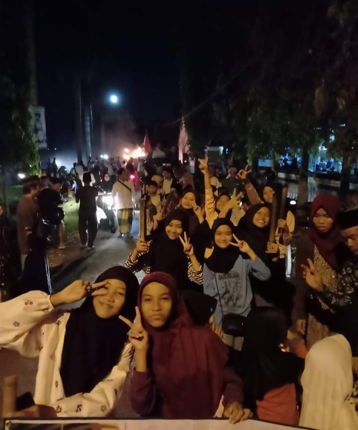 Takbir keliling pawai obor Idhul Fitri